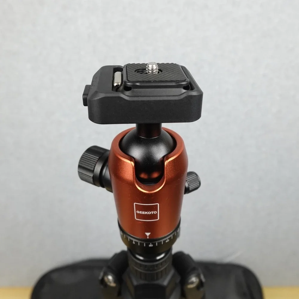 Geekoto CT25Plus Carbon Fiber Tripod w/Carrying Bag Lightweight & Adjustable